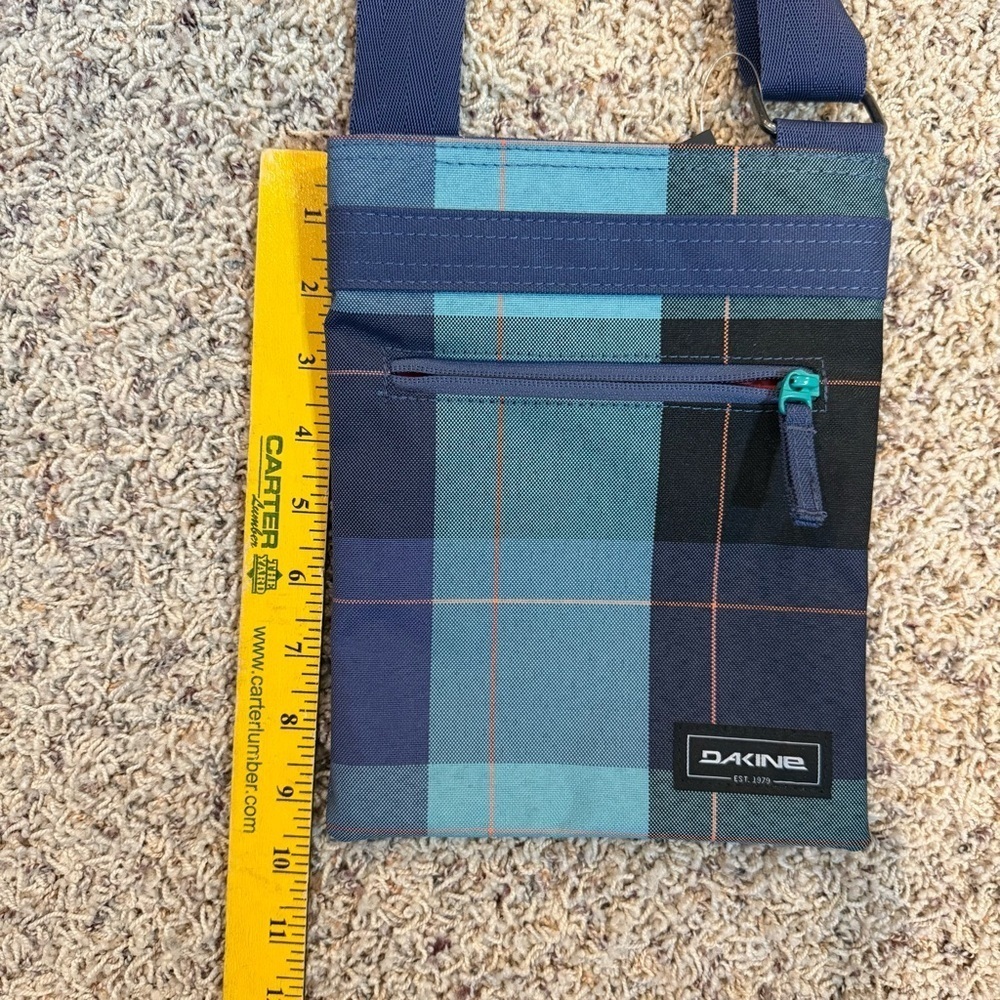 Dakine Jive Crossbody Shoulder Hand Bag Purse Blue Plaid New - Picture 6 of 9